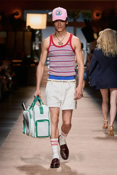Look 9